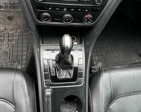 Сірий Фольксваген Пассат, об'ємом двигуна 1.8 л та пробігом 299 тис. км за 9500 $, фото 13 на Automoto.ua