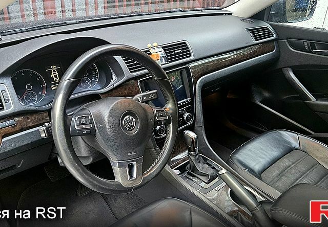 Сірий Фольксваген Пассат, об'ємом двигуна 1.8 л та пробігом 230 тис. км за 12000 $, фото 5 на Automoto.ua