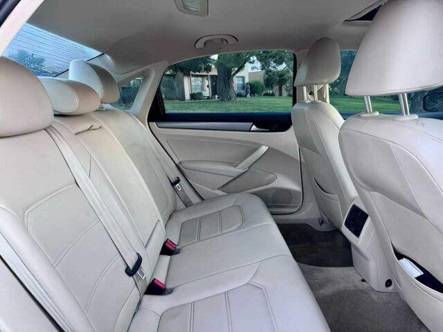 Сірий Фольксваген Пассат, об'ємом двигуна 2.5 л та пробігом 80 тис. км за 3800 $, фото 13 на Automoto.ua