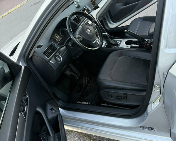 Сірий Фольксваген Пассат, об'ємом двигуна 1.8 л та пробігом 132 тис. км за 13500 $, фото 7 на Automoto.ua