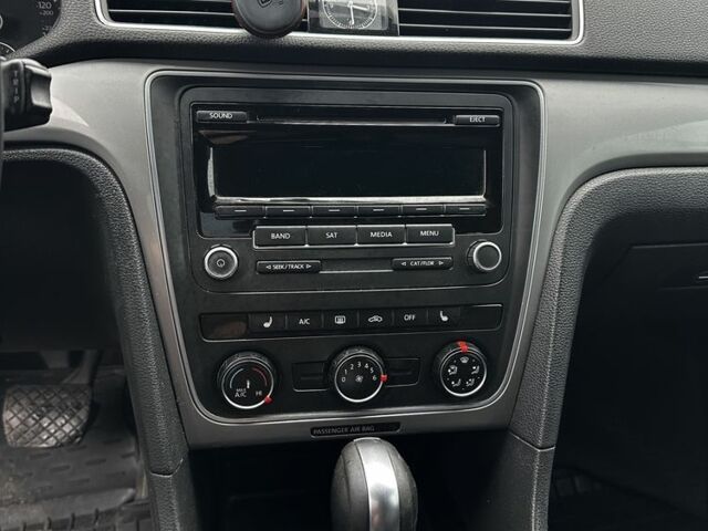 Сірий Фольксваген Пассат, об'ємом двигуна 0 л та пробігом 299 тис. км за 9500 $, фото 11 на Automoto.ua