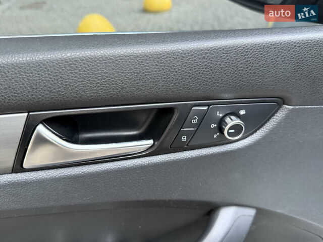 Сірий Фольксваген Пассат, об'ємом двигуна 2 л та пробігом 165 тис. км за 10500 $, фото 22 на Automoto.ua