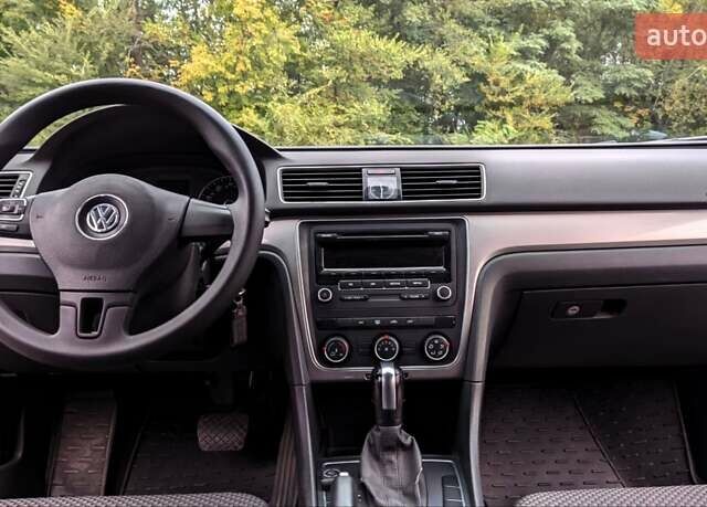 Серый Фольксваген Пассат, объемом двигателя 1.8 л и пробегом 249 тыс. км за 7950 $, фото 8 на Automoto.ua