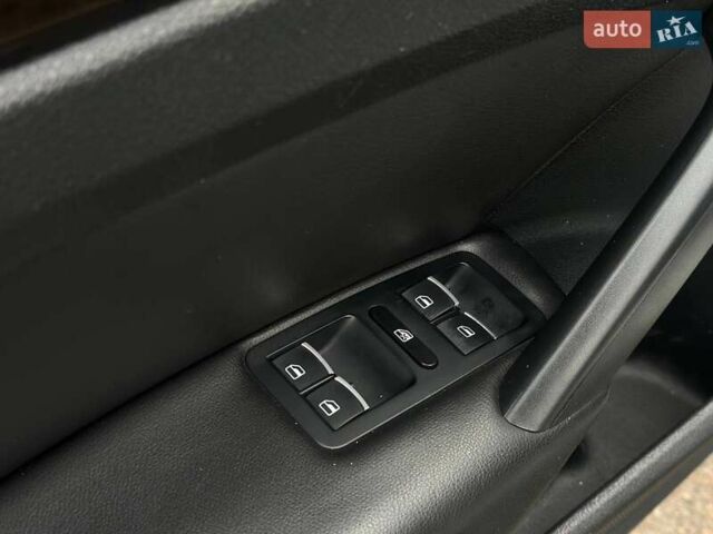 Серый Фольксваген Пассат, объемом двигателя 1.97 л и пробегом 217 тыс. км за 13000 $, фото 15 на Automoto.ua