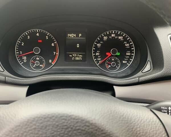 Серый Фольксваген Пассат, объемом двигателя 1.8 л и пробегом 213 тыс. км за 10600 $, фото 7 на Automoto.ua