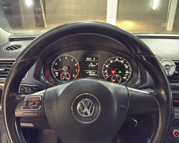 Серый Фольксваген Пассат, объемом двигателя 1.8 л и пробегом 180 тыс. км за 11500 $, фото 8 на Automoto.ua