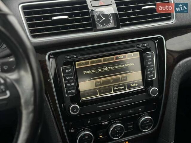 Серый Фольксваген Пассат, объемом двигателя 1.97 л и пробегом 217 тыс. км за 13000 $, фото 18 на Automoto.ua