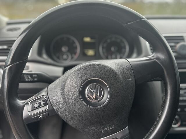 Сірий Фольксваген Пассат, об'ємом двигуна 0 л та пробігом 299 тис. км за 9500 $, фото 9 на Automoto.ua