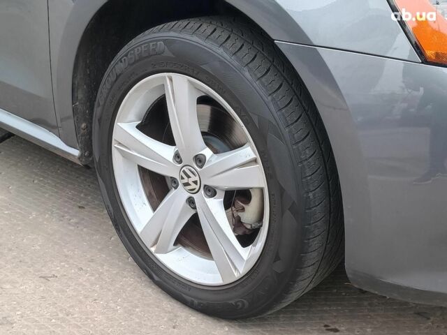 Серый Фольксваген Пассат, объемом двигателя 1.8 л и пробегом 260 тыс. км за 11490 $, фото 6 на Automoto.ua