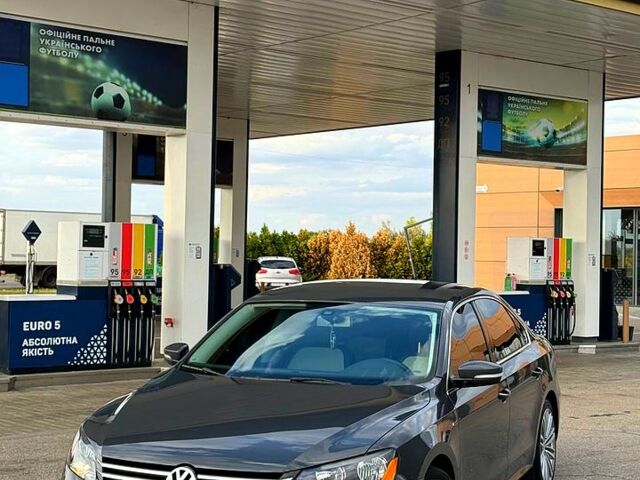 Серый Фольксваген Пассат, объемом двигателя 1.8 л и пробегом 80 тыс. км за 12900 $, фото 4 на Automoto.ua