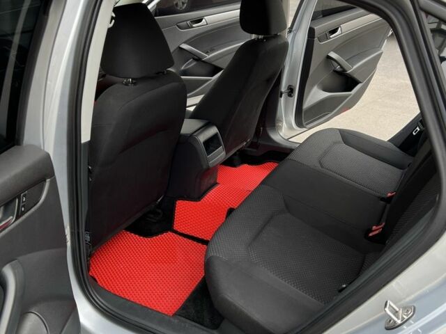 Серый Фольксваген Пассат, объемом двигателя 1.8 л и пробегом 230 тыс. км за 8900 $, фото 12 на Automoto.ua