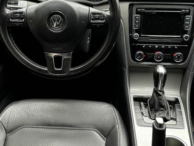 Серый Фольксваген Пассат, объемом двигателя 2 л и пробегом 205 тыс. км за 10500 $, фото 3 на Automoto.ua