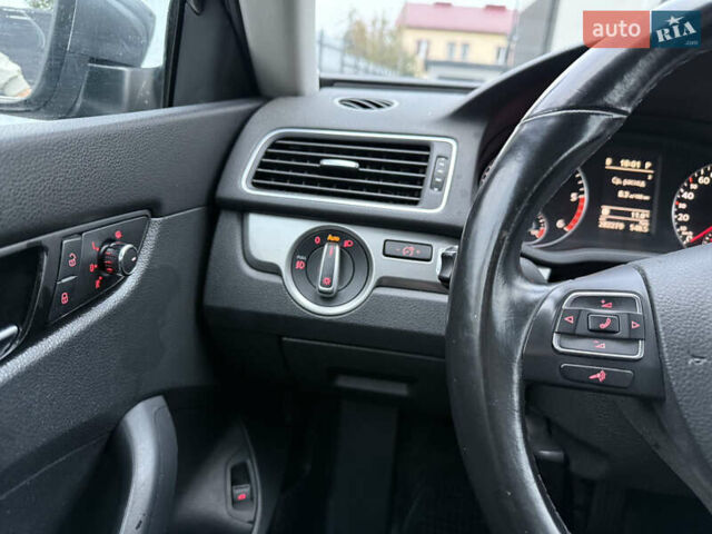 Серый Фольксваген Пассат, объемом двигателя 1.97 л и пробегом 220 тыс. км за 11500 $, фото 17 на Automoto.ua