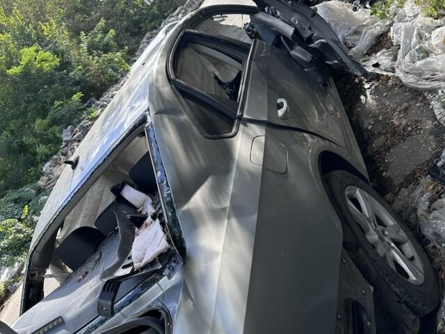 Серый Фольксваген Пассат, объемом двигателя 2.5 л и пробегом 170 тыс. км за 3000 $, фото 2 на Automoto.ua