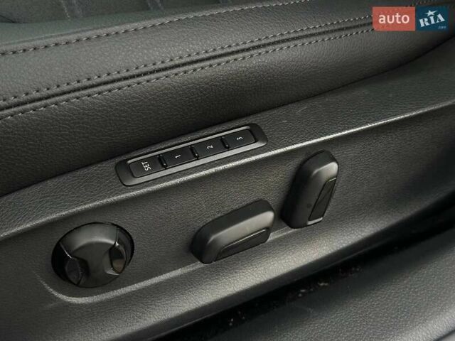 Серый Фольксваген Пассат, объемом двигателя 1.97 л и пробегом 217 тыс. км за 13000 $, фото 17 на Automoto.ua