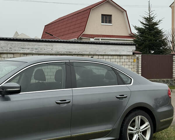 Серый Фольксваген Пассат, объемом двигателя 1.97 л и пробегом 189 тыс. км за 12200 $, фото 4 на Automoto.ua