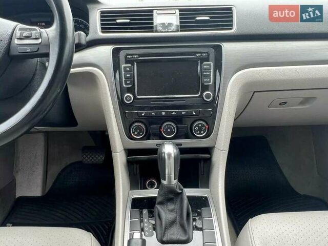 Серый Фольксваген Пассат, объемом двигателя 2 л и пробегом 156 тыс. км за 2000 $, фото 15 на Automoto.ua