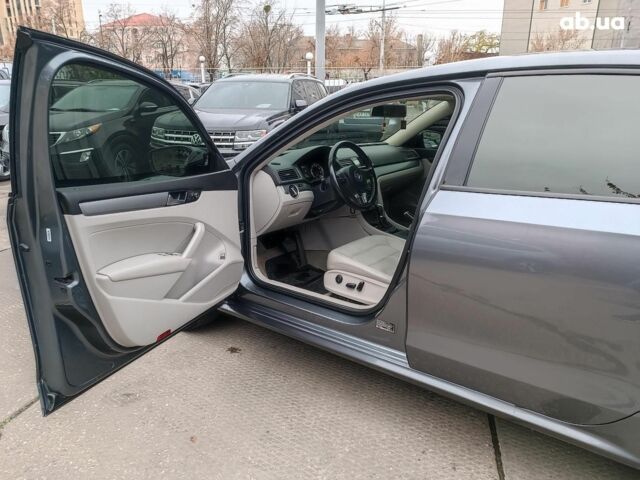 Серый Фольксваген Пассат, объемом двигателя 1.8 л и пробегом 260 тыс. км за 11490 $, фото 18 на Automoto.ua