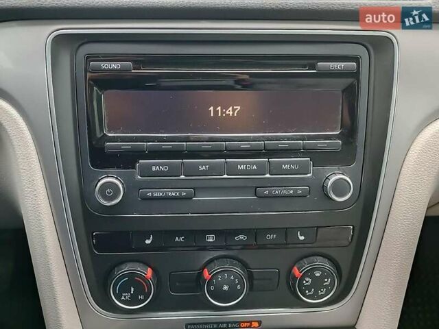 Сірий Фольксваген Пассат, об'ємом двигуна 1.8 л та пробігом 260 тис. км за 11490 $, фото 27 на Automoto.ua