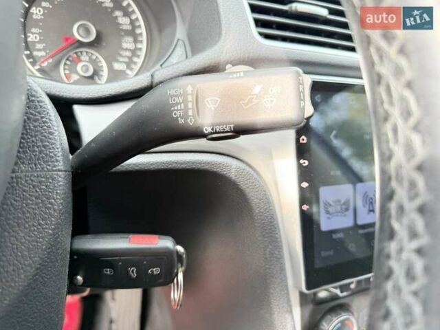 Серый Фольксваген Пассат, объемом двигателя 1.8 л и пробегом 180 тыс. км за 9600 $, фото 29 на Automoto.ua