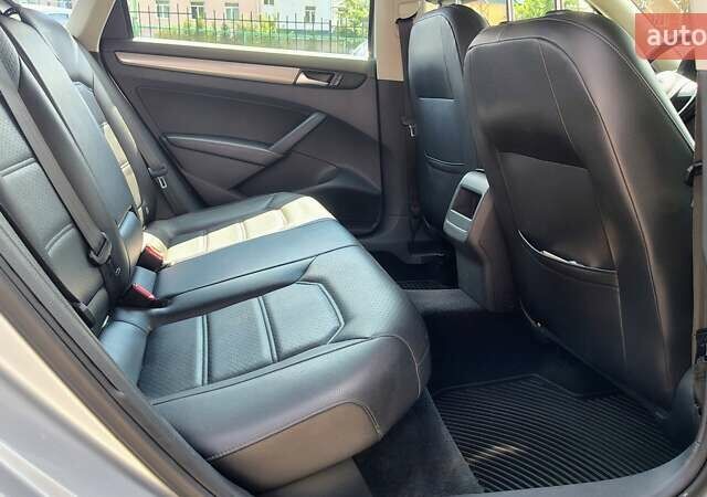 Серый Фольксваген Пассат, объемом двигателя 1.8 л и пробегом 210 тыс. км за 8200 $, фото 12 на Automoto.ua