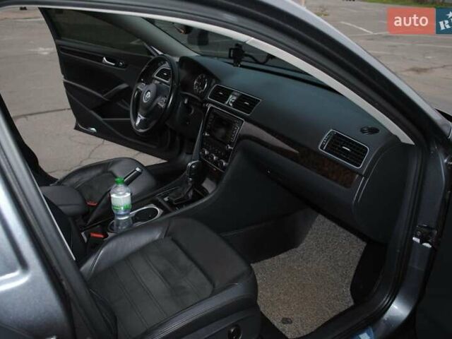 Сірий Фольксваген Пассат, об'ємом двигуна 1.97 л та пробігом 235 тис. км за 12999 $, фото 33 на Automoto.ua