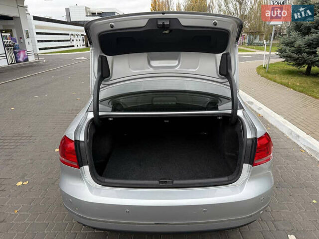 Серый Фольксваген Пассат, объемом двигателя 2 л и пробегом 110 тыс. км за 13200 $, фото 36 на Automoto.ua