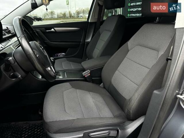 Сірий Фольксваген Пассат, об'ємом двигуна 1.6 л та пробігом 350 тис. км за 10999 $, фото 23 на Automoto.ua