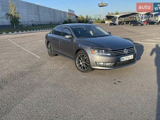 Серый Фольксваген Пассат, объемом двигателя 1.97 л и пробегом 235 тыс. км за 10999 $, фото 1 на Automoto.ua