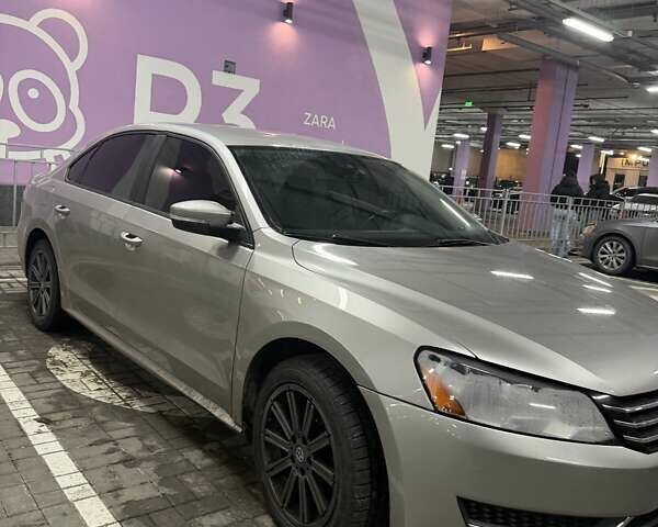 Серый Фольксваген Пассат, объемом двигателя 1.8 л и пробегом 214 тыс. км за 9200 $, фото 3 на Automoto.ua