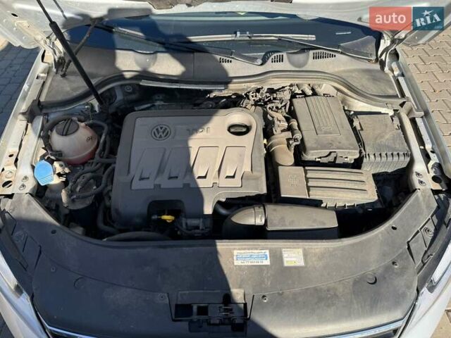 Серый Фольксваген Пассат, объемом двигателя 1.97 л и пробегом 140 тыс. км за 15000 $, фото 5 на Automoto.ua