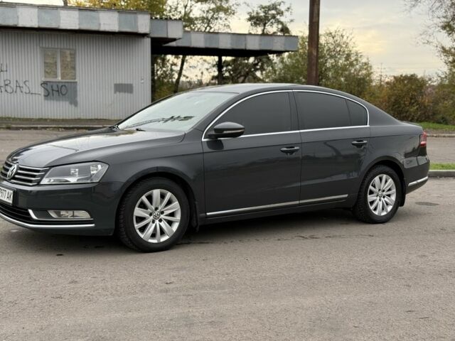 Серый Фольксваген Пассат, объемом двигателя 2 л и пробегом 277 тыс. км за 12150 $, фото 1 на Automoto.ua