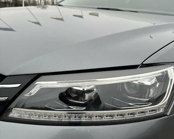 Серый Фольксваген Пассат, объемом двигателя 1.8 л и пробегом 185 тыс. км за 11300 $, фото 8 на Automoto.ua