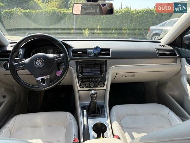 Сірий Фольксваген Пассат, об'ємом двигуна 1.97 л та пробігом 170 тис. км за 12600 $, фото 12 на Automoto.ua