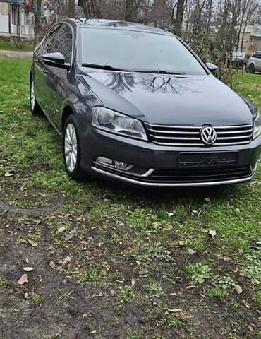 Сірий Фольксваген Пассат, об'ємом двигуна 1.6 л та пробігом 245 тис. км за 10300 $, фото 1 на Automoto.ua
