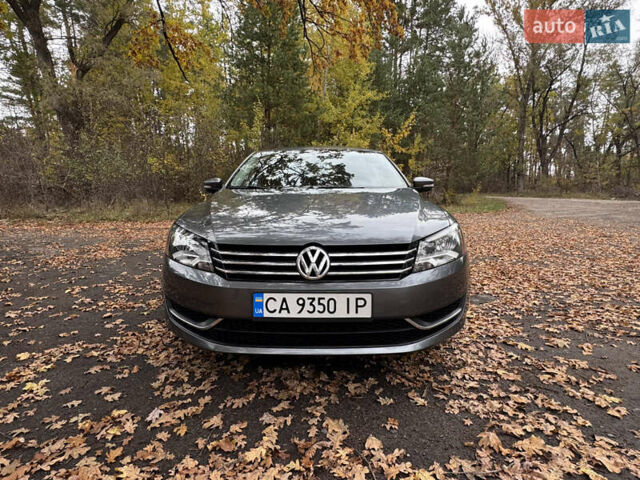 Серый Фольксваген Пассат, объемом двигателя 1.8 л и пробегом 197 тыс. км за 10499 $, фото 4 на Automoto.ua