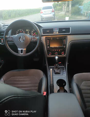 Серый Фольксваген Пассат, объемом двигателя 1.79 л и пробегом 236 тыс. км за 10700 $, фото 8 на Automoto.ua