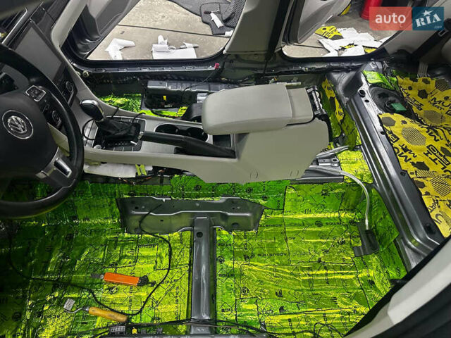 Сірий Фольксваген Пассат, об'ємом двигуна 1.8 л та пробігом 147 тис. км за 14500 $, фото 49 на Automoto.ua