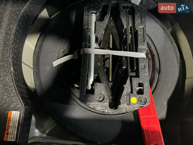 Серый Фольксваген Пассат, объемом двигателя 1.97 л и пробегом 248 тыс. км за 12900 $, фото 42 на Automoto.ua