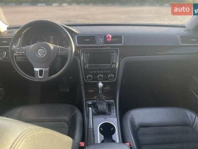 Серый Фольксваген Пассат, объемом двигателя 1.97 л и пробегом 235 тыс. км за 10999 $, фото 11 на Automoto.ua