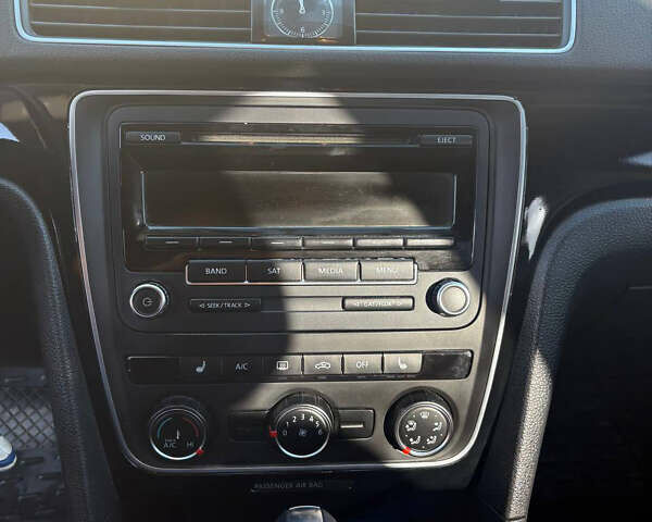 Серый Фольксваген Пассат, объемом двигателя 1.8 л и пробегом 170 тыс. км за 9500 $, фото 23 на Automoto.ua