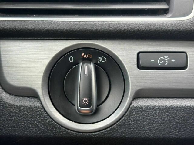 Сірий Фольксваген Пассат, об'ємом двигуна 1.8 л та пробігом 175 тис. км за 8350 $, фото 11 на Automoto.ua