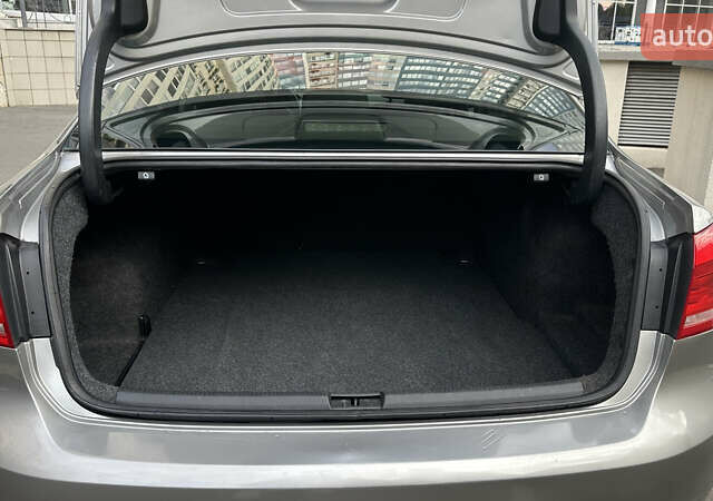 Серый Фольксваген Пассат, объемом двигателя 1.8 л и пробегом 150 тыс. км за 11200 $, фото 46 на Automoto.ua