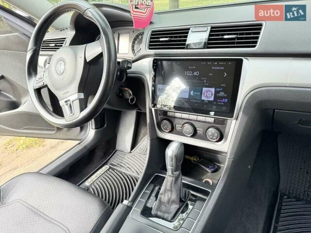 Серый Фольксваген Пассат, объемом двигателя 1.8 л и пробегом 180 тыс. км за 9600 $, фото 28 на Automoto.ua