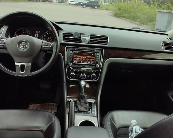 Серый Фольксваген Пассат, объемом двигателя 2 л и пробегом 135 тыс. км за 12700 $, фото 5 на Automoto.ua