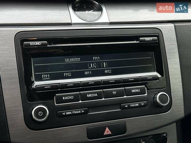 Сірий Фольксваген Пассат, об'ємом двигуна 1.6 л та пробігом 350 тис. км за 10999 $, фото 29 на Automoto.ua