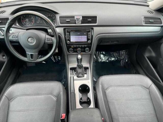 Серый Фольксваген Пассат, объемом двигателя 2.5 л и пробегом 88 тыс. км за 5600 $, фото 9 на Automoto.ua