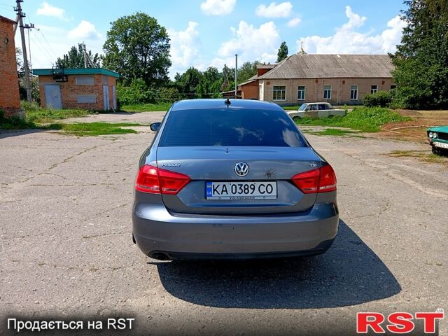 Серый Фольксваген Пассат, объемом двигателя 1.8 л и пробегом 213 тыс. км за 9800 $, фото 9 на Automoto.ua