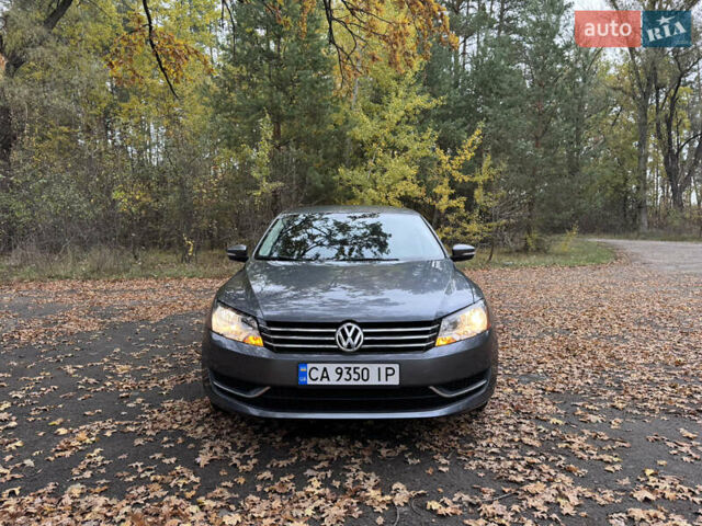 Серый Фольксваген Пассат, объемом двигателя 1.8 л и пробегом 197 тыс. км за 10499 $, фото 5 на Automoto.ua