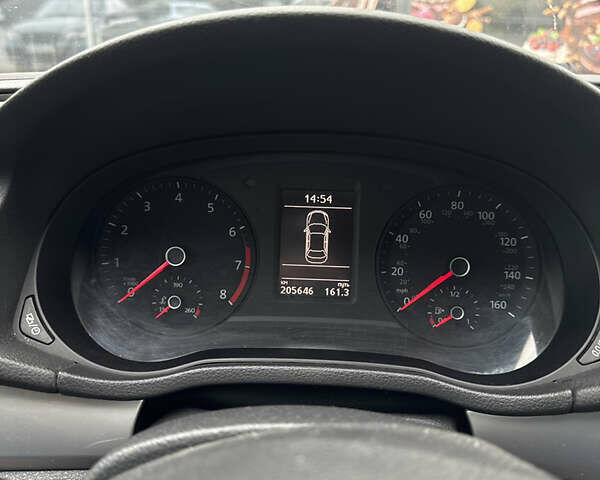 Серый Фольксваген Пассат, объемом двигателя 1.8 л и пробегом 206 тыс. км за 9999 $, фото 8 на Automoto.ua